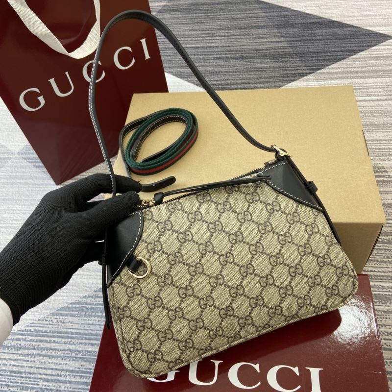 Gvc*1 tote bags